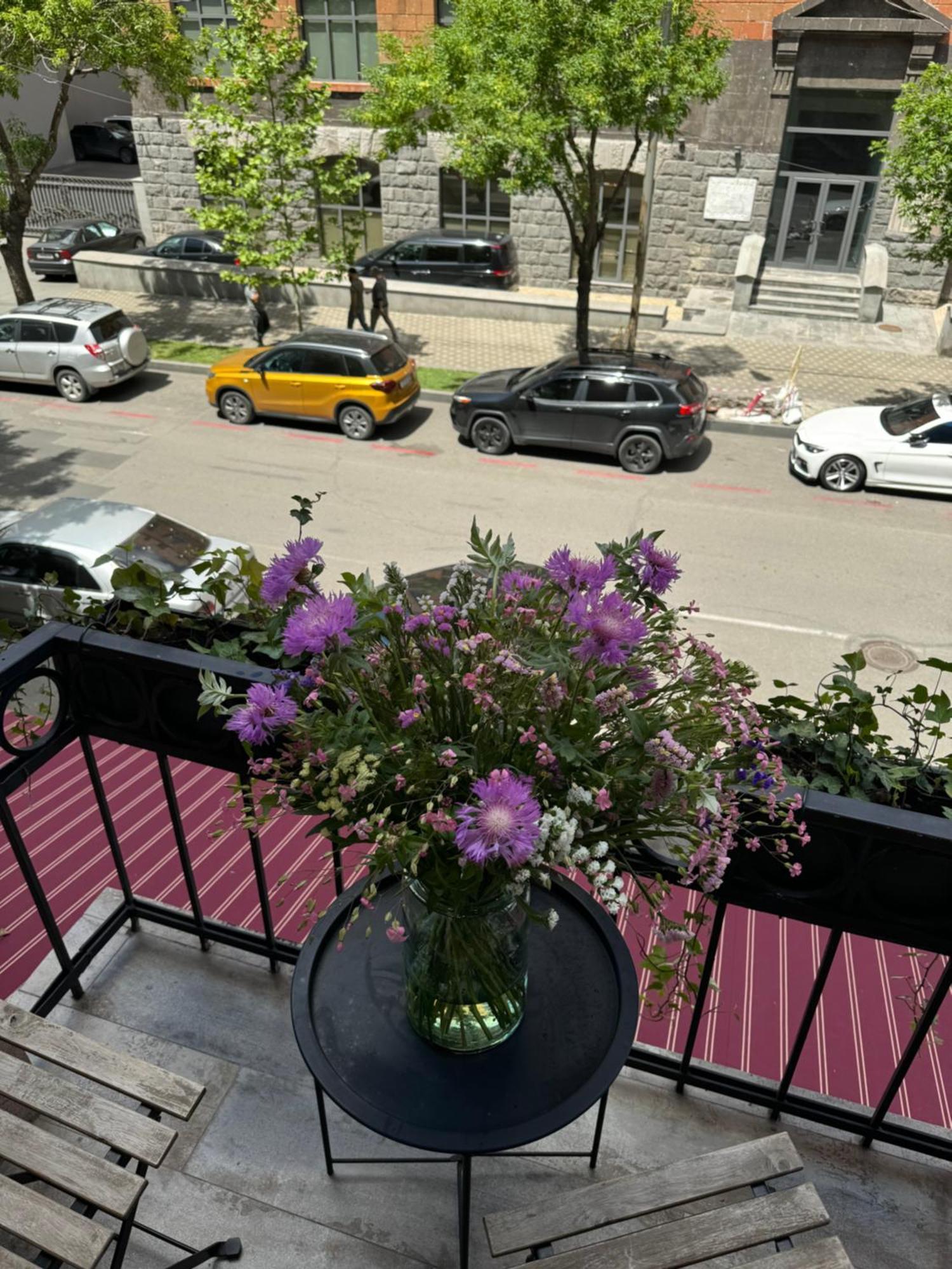 Your Charming Home, Steps To Republic Square Γιερεβάν Εξωτερικό φωτογραφία